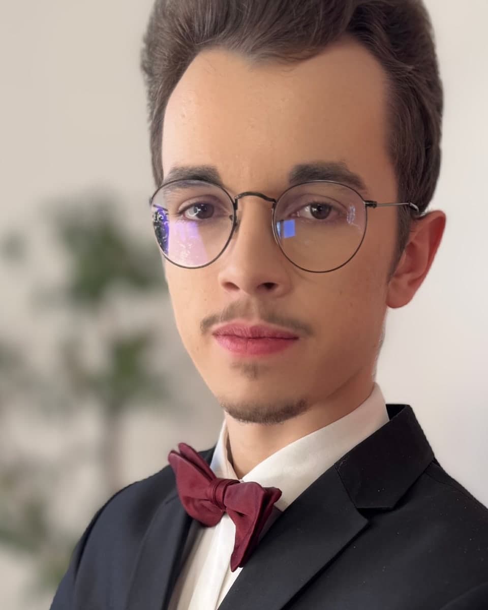 Wiktor Alisch, Founder